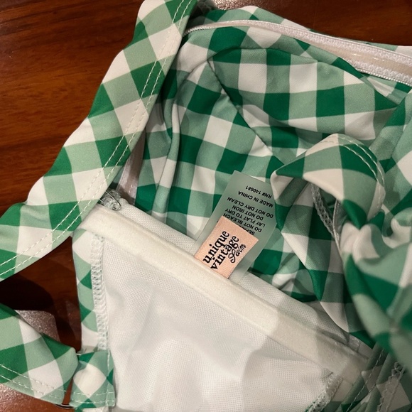 New NWT Unique Vintage Bikini Top Green‎ White Gingham Plaid Swim Size Medium - Picture 4 of 4